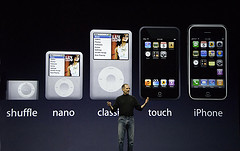     Apple iPod  iPhone  