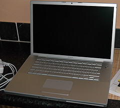 Apple MacBook Pro    Intel Penryn   