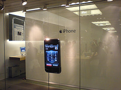 25    Apple iPhone