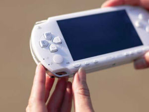 Sony PSP   iPhone