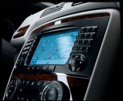 Apple GPS  Mercedes-Benz